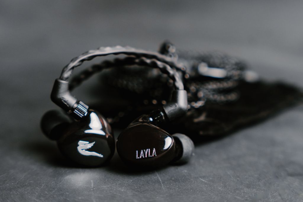 LAYLA UNIVERSAL (Black)